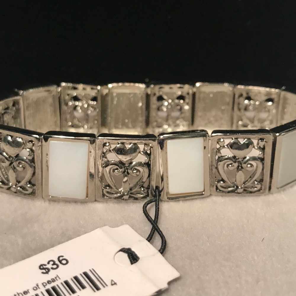 Inspired Shell Bracelet - Picture 2 of 3